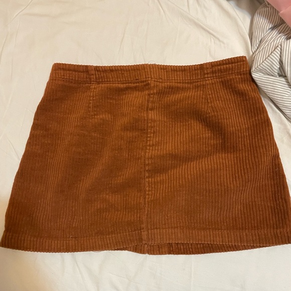 Suede skirt - Picture 2 of 2